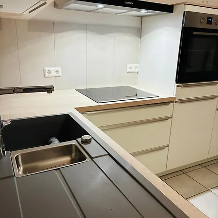 Rebennah - Modern - Freisitz - Kueche - Ideal Fuer Monteure *