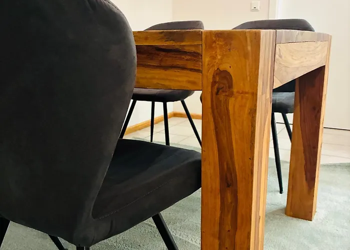 Rebennah - Modern - Freisitz - Kueche - Ideal Fuer Monteure Platten